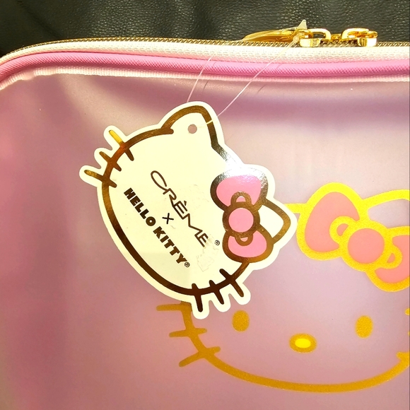 Le Creme X Hello Kitty Makeup bag - Picture 4 of 4